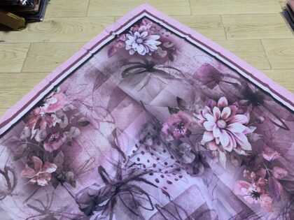 فولار ماليزي مرتديلا