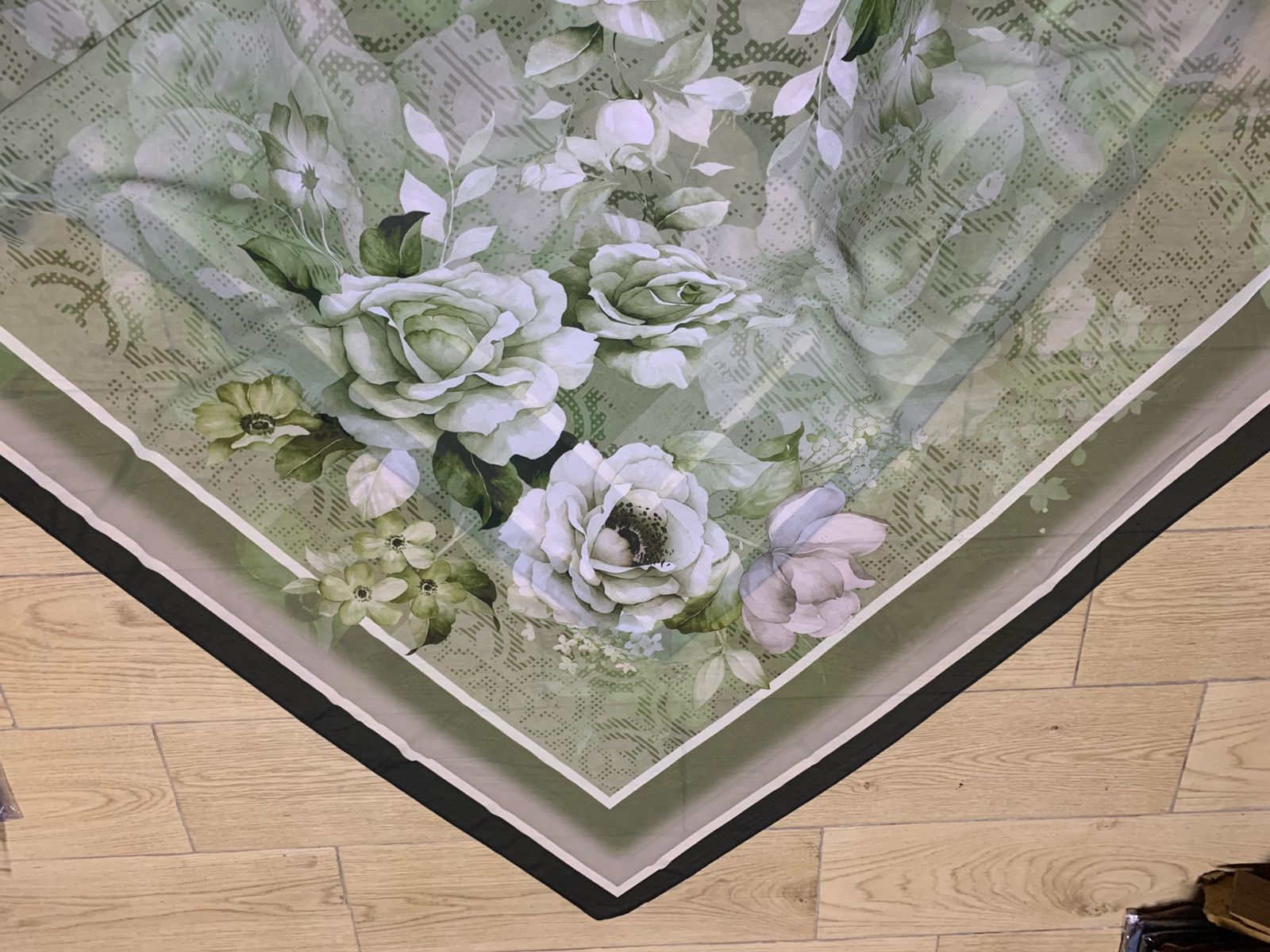 فولار ماليزي زيتي فاتح